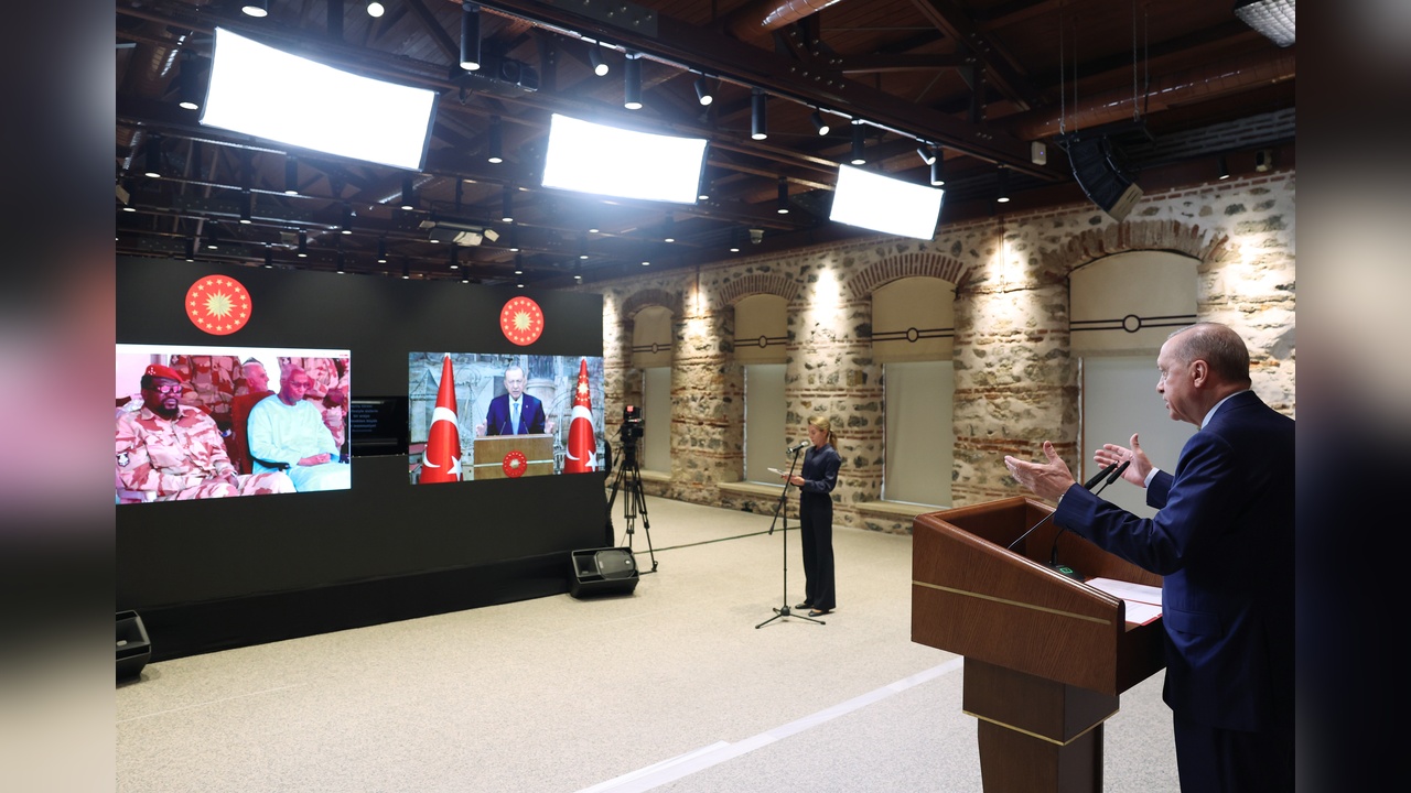 Cumhurbaşkanı Erdoğan, Gine'deki Camii Açılışına Canlı Bağlantı ile Katıldı