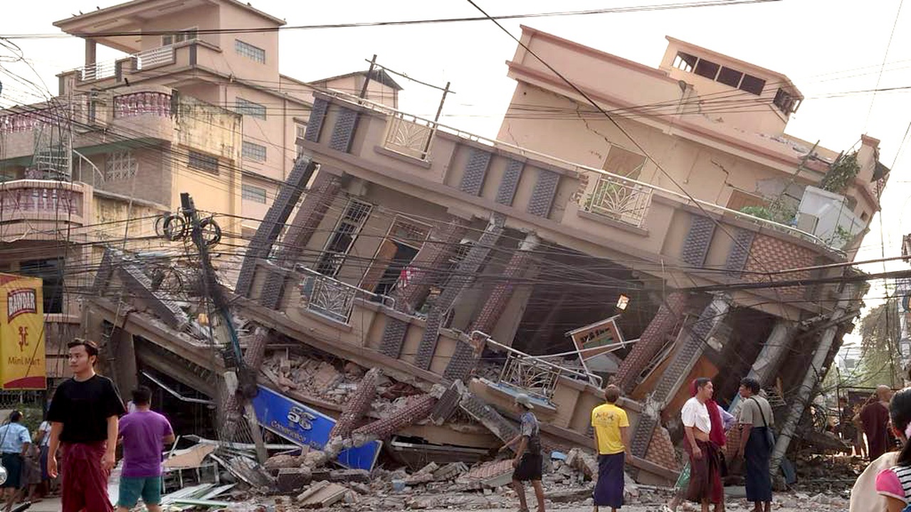 Myanmar'da meydana gelen depremde can kaybı artıyor