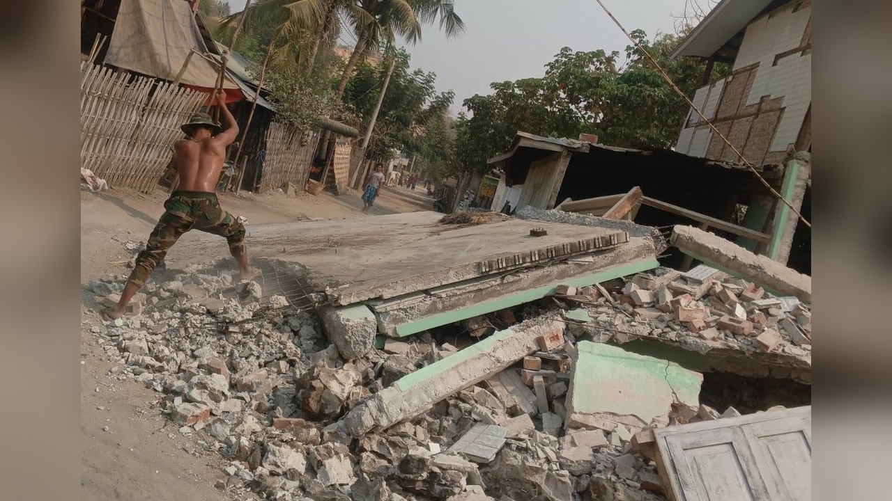 Myanmar'da Depremler Can Almaya Devam Ediyor
