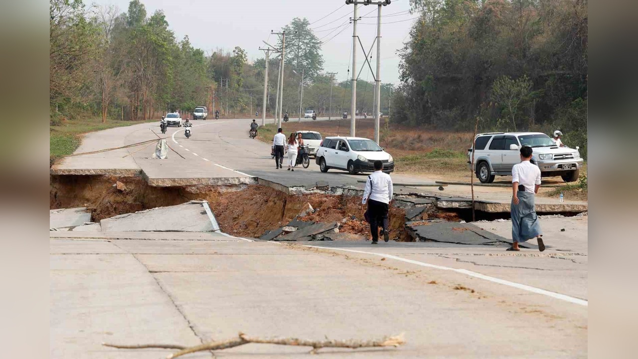 Myanmar'daki Depremde Can Kaybı Artıyor