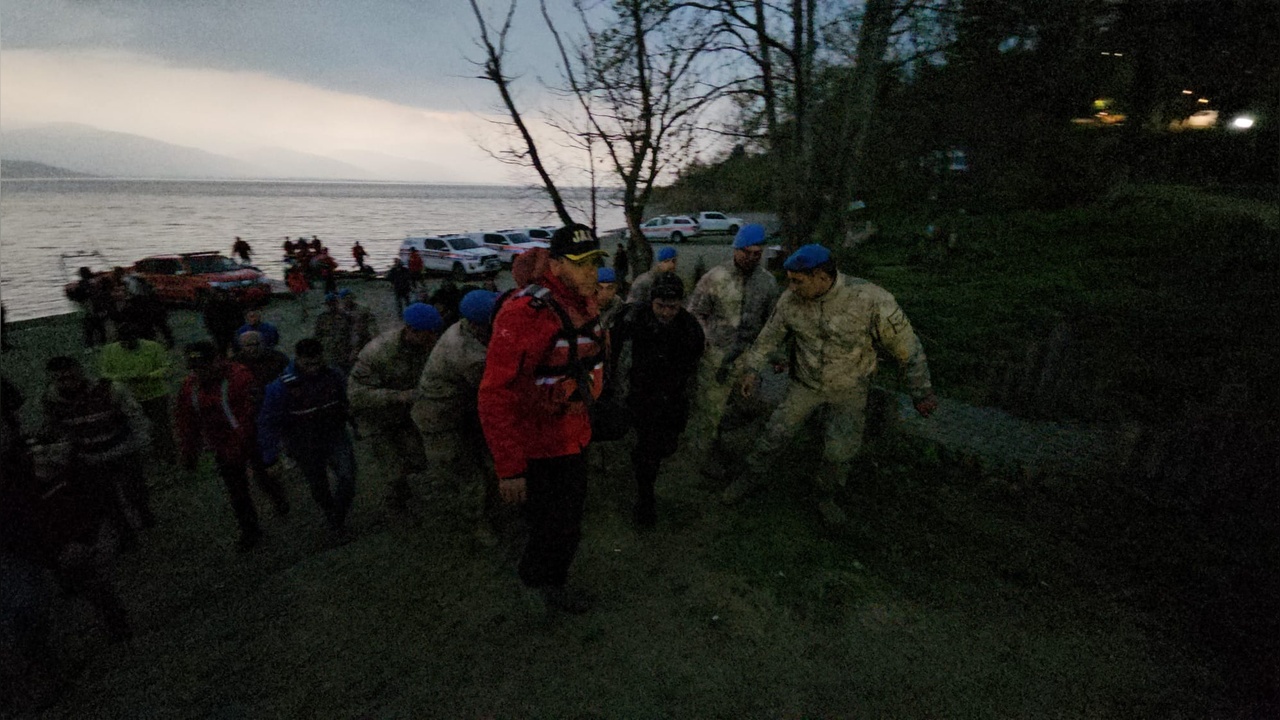 Sapanca Gölü'nde Kum Fırtınası Sonrası Kaybolan Gençten Acı Haber