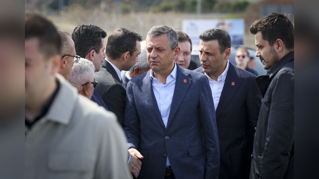CHP Genel Başkanı Özel, İmamoğlu'nu Ziyaret Etti