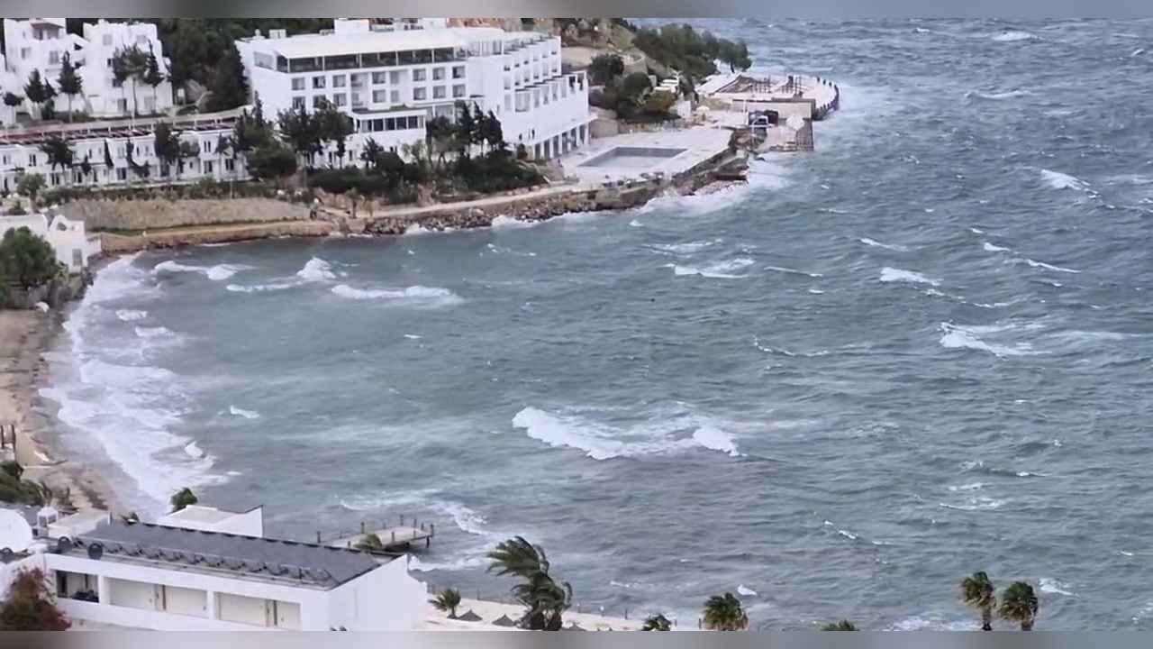 Bodrum ve Datça'da Fırtına Nedeniyle Feribot Seferleri İptal Edildi