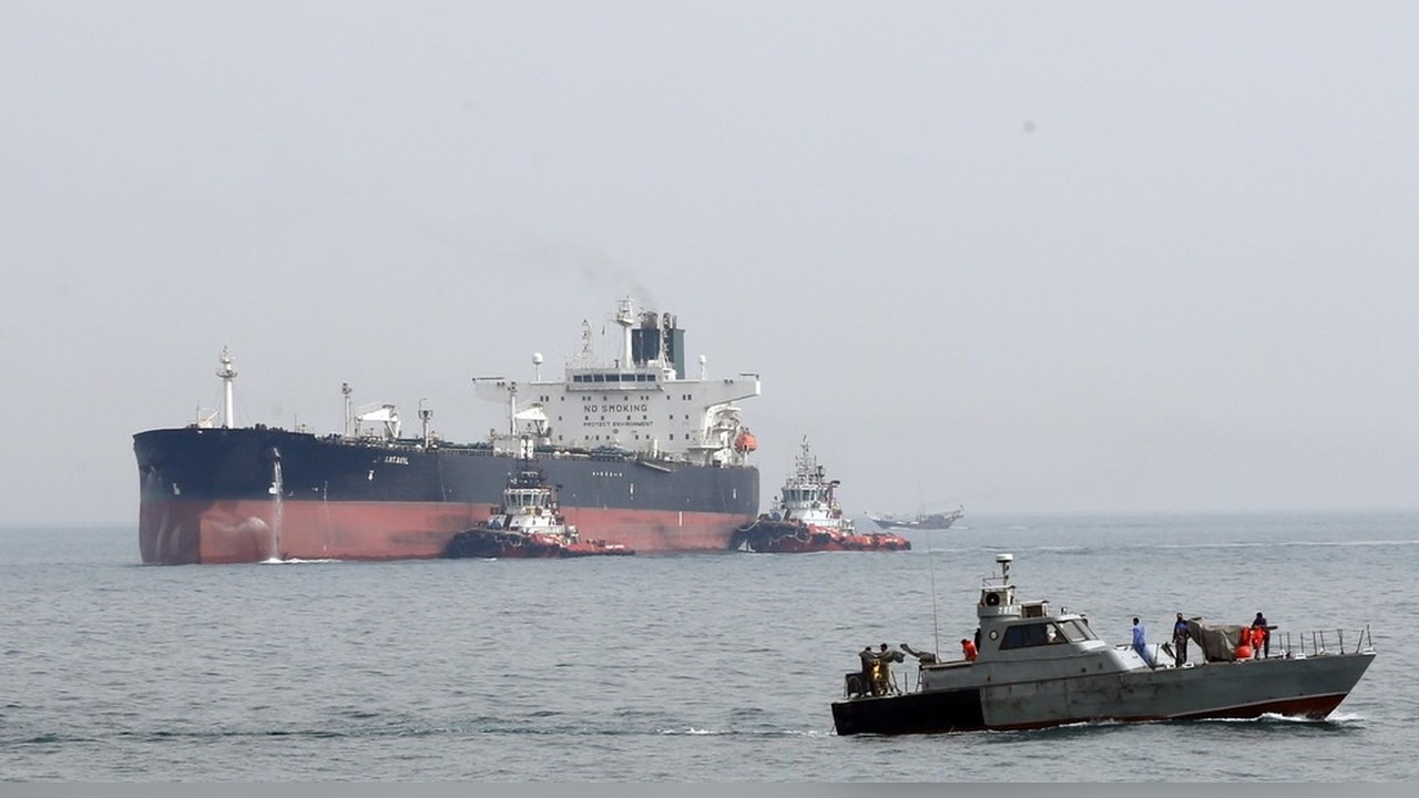 İran'dan Akaryakıt Taşıyan İki Tankere Operasyon