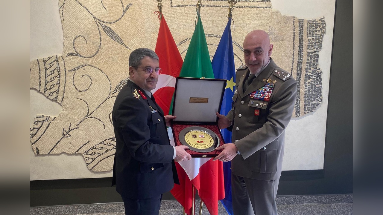 Orgeneral Bayraktaroğlu, İtalya'da Mevkidaşıyla Bir Araya Geldi