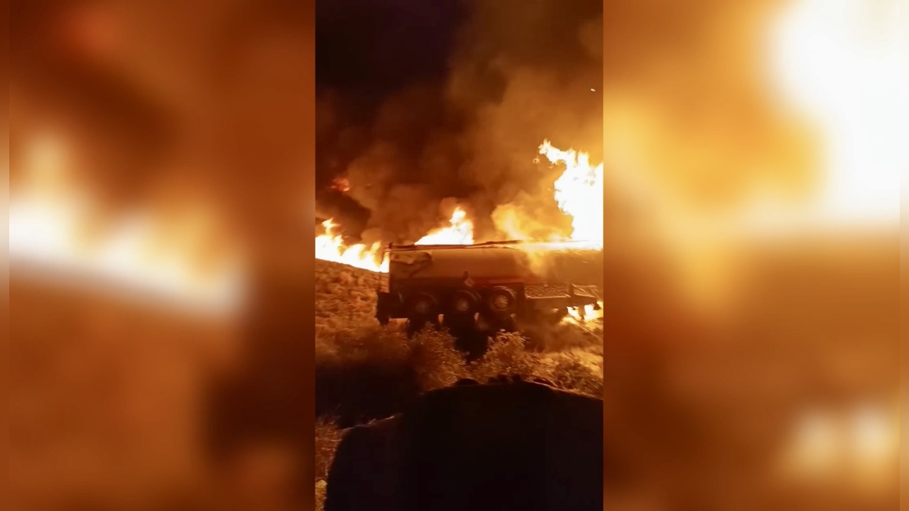 Osmaniye'de Akaryakıt Yüklü Tanker Devrildi, Yangın Çıktı
