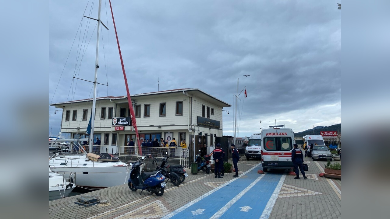 Çanakkale'de Göçmen Botu Faciası: 5 Kişi Hayatını Kaybetti