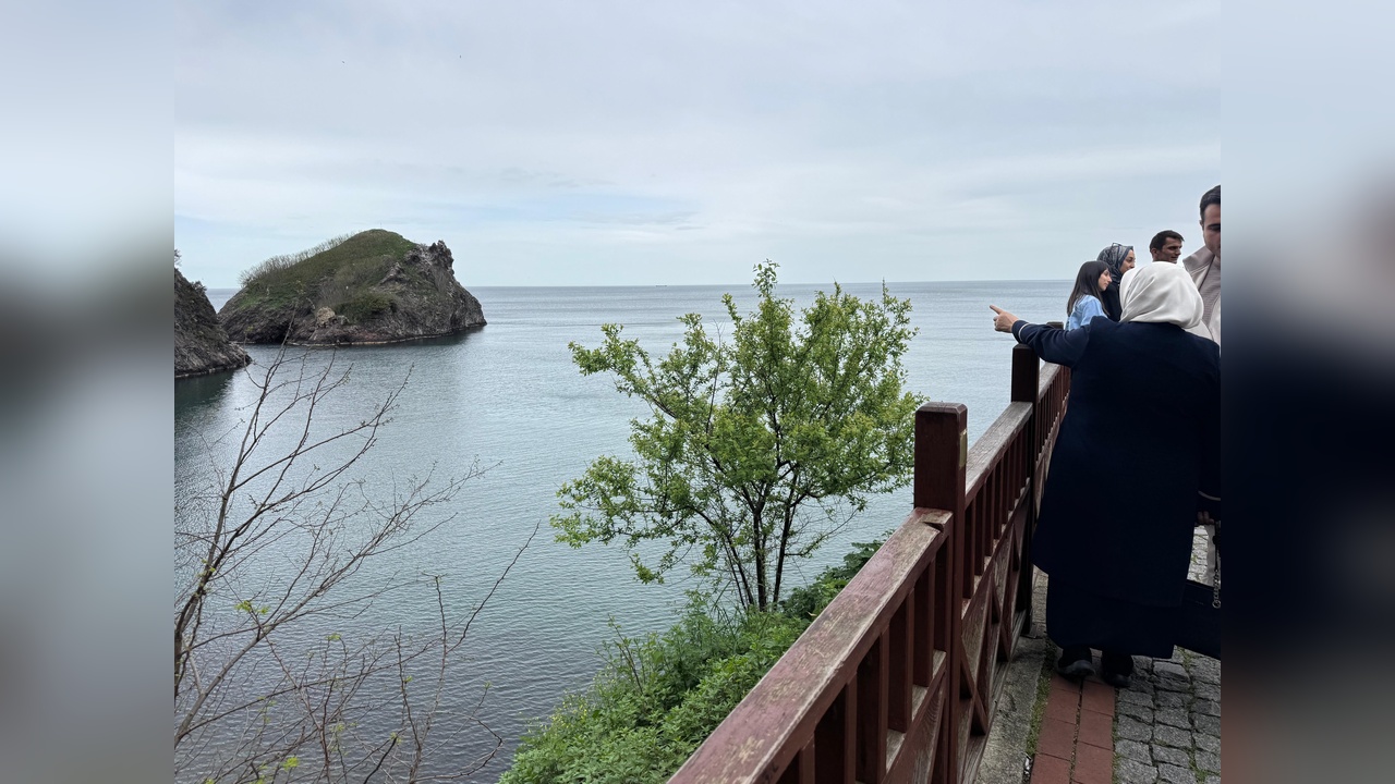 Hoynat Adası'na Giriş Yasak, Ziyaretçiler Uzaktan İzledi