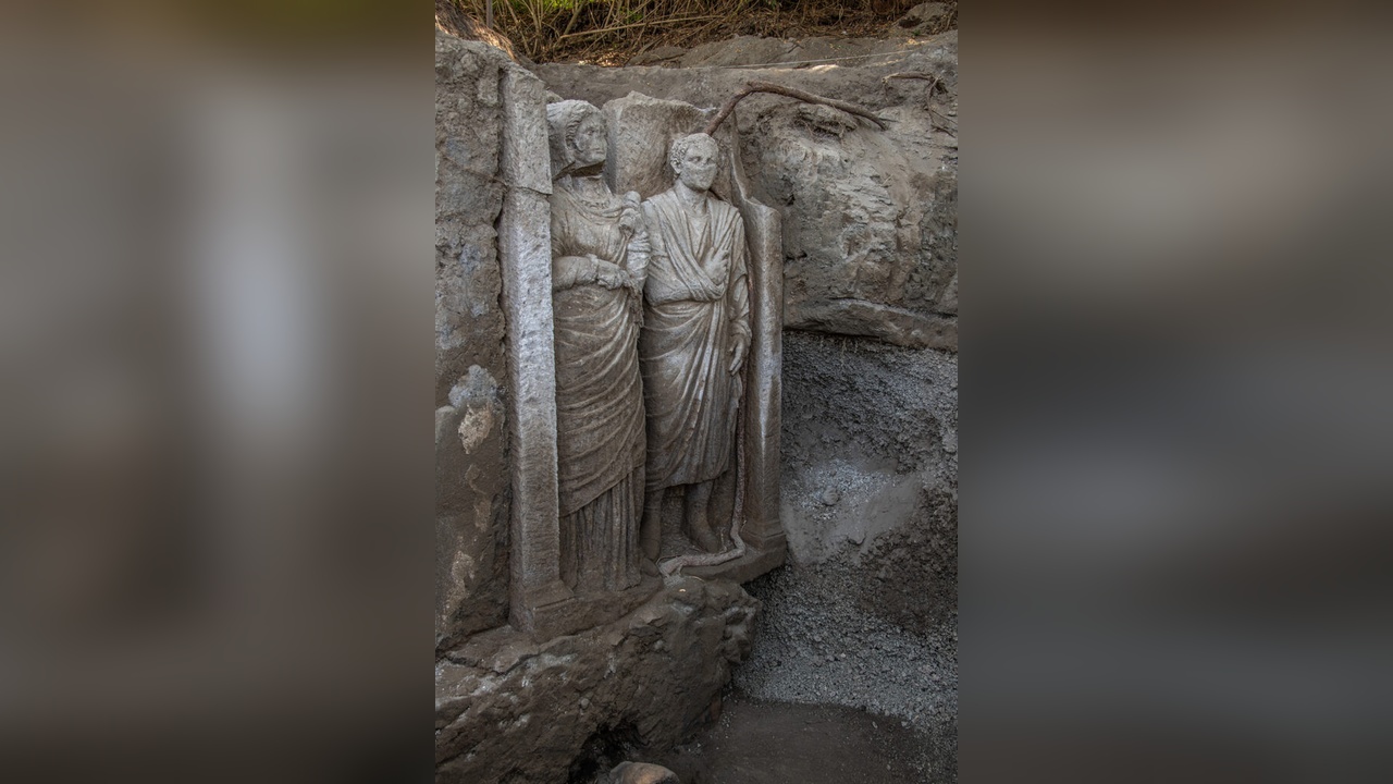 Pompei Kazılarında İki Gerçek Boyutlu Heykel Ortaya Çıktı