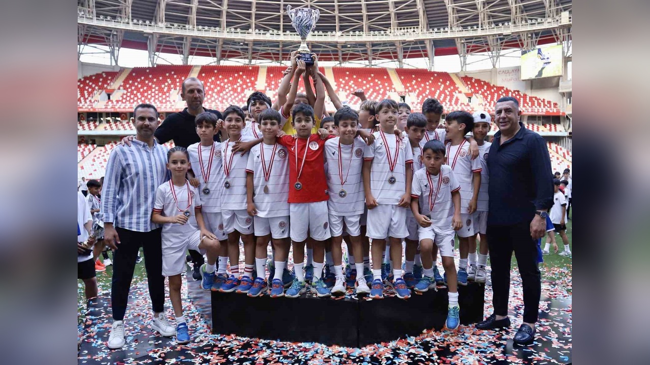 Antalya, Junior Dünya Kupası'na Ev Sahipliği Yapacak