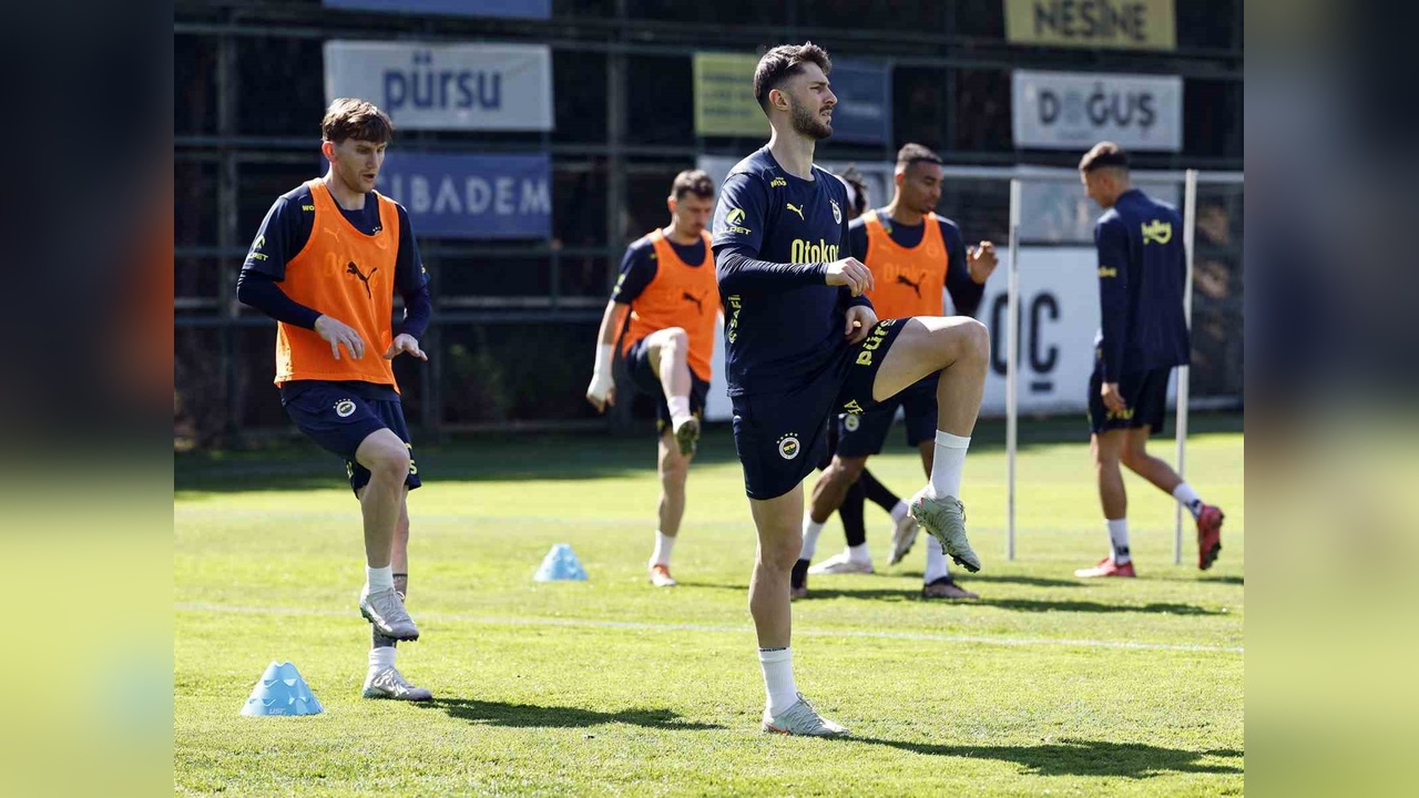 Fenerbahçe, Trabzonspor Maçına Hazırlıklarını Sürdürüyor