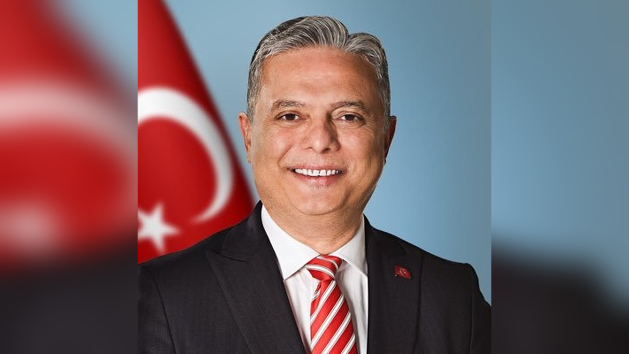 Uysal, CHP Genel Başkan Adaylığını Resmen Açıkladı