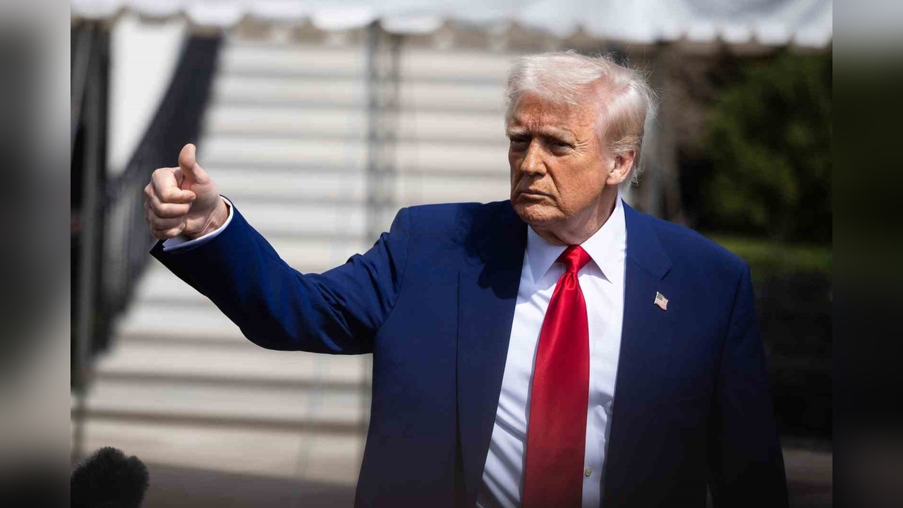 Trump, Çin'i Paniklemekle Suçladı
