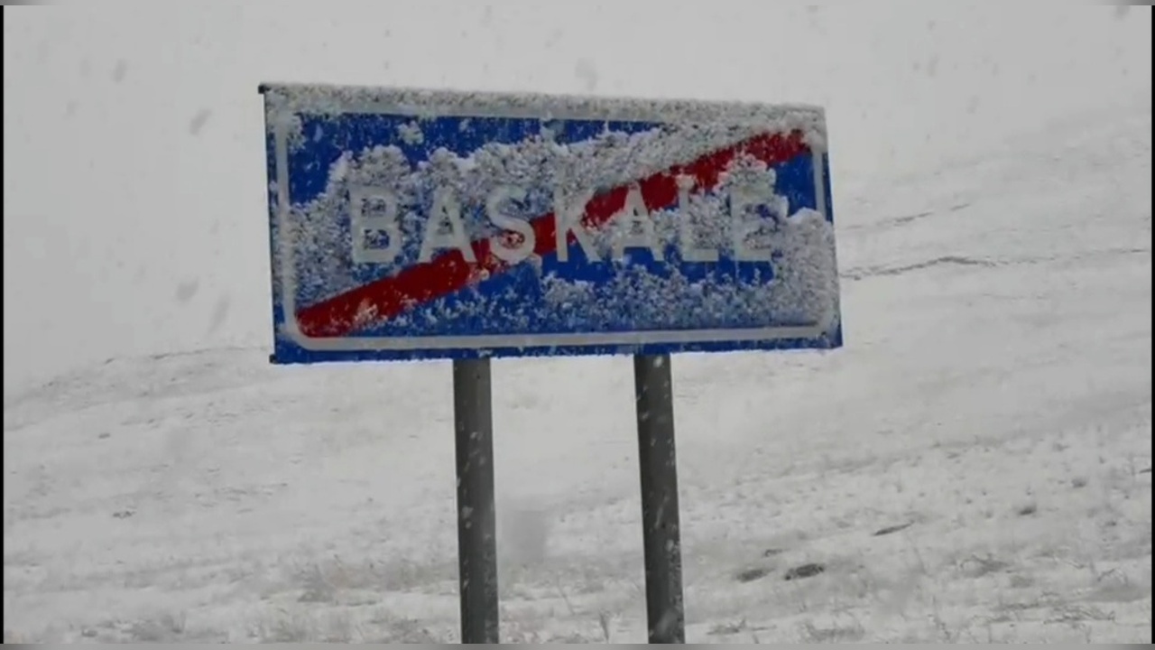 Başkale'de Kar Yağışı Etkili Oldu