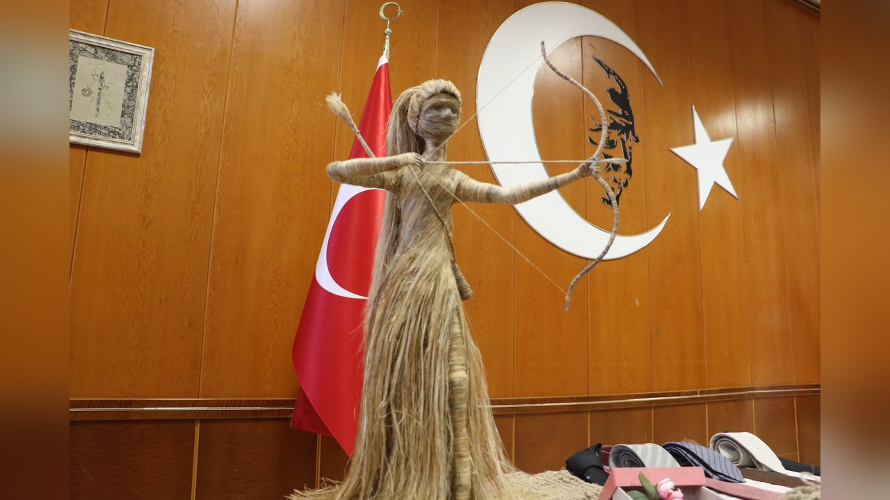 Kenevir Liflerinden Üretilen 'Nazlı Saray' Tanıtıldı