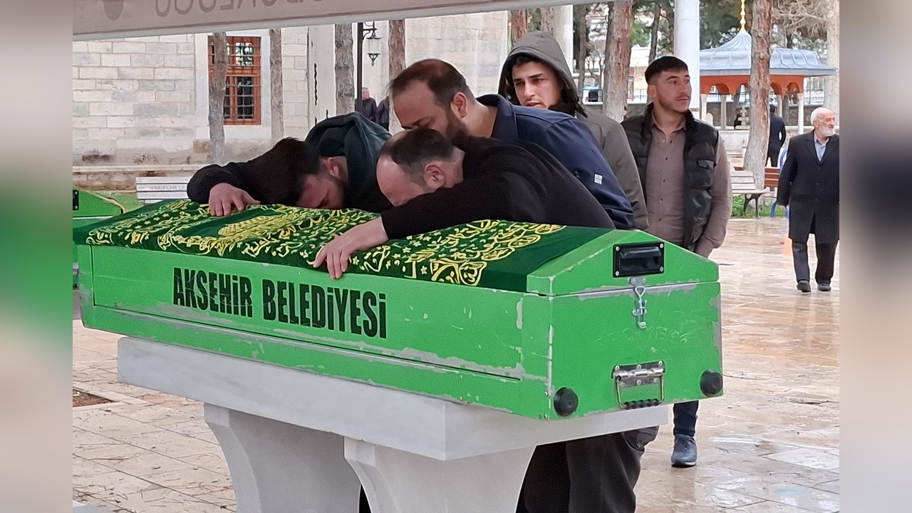 Yangında hayatını kaybeden 5 yaşındaki çocuk defnedildi