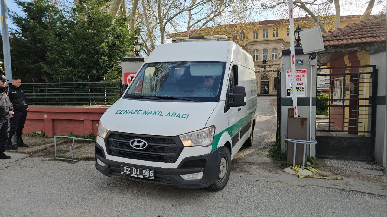 Okul Bahçesinde 14 Yaşındaki Kız Çocuğu Bıçaklanarak Öldürüldü