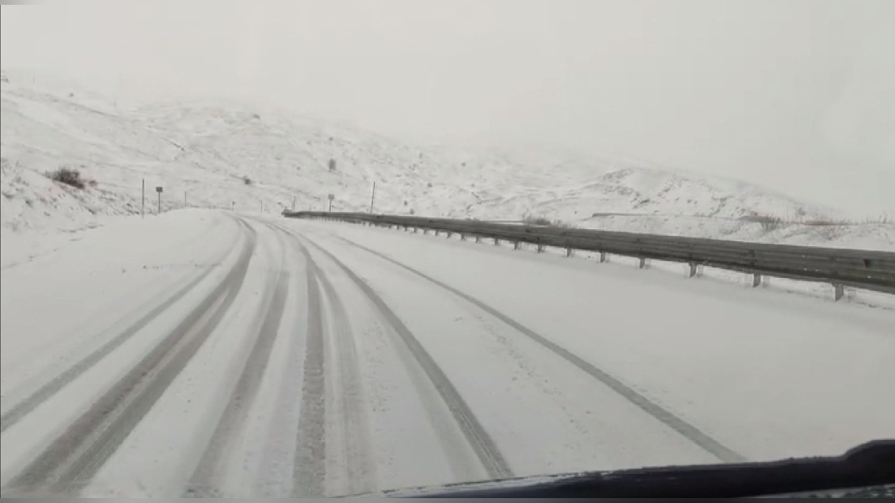 Kop Dağı'nda Kar Yağışı ve Tipi Etkisini Gösterdi