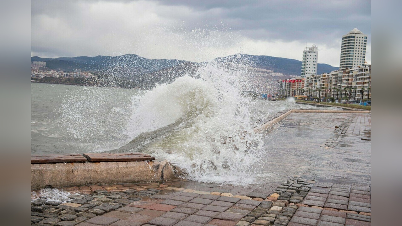 Kuzey Ege'de Fırtına Bekleniyor