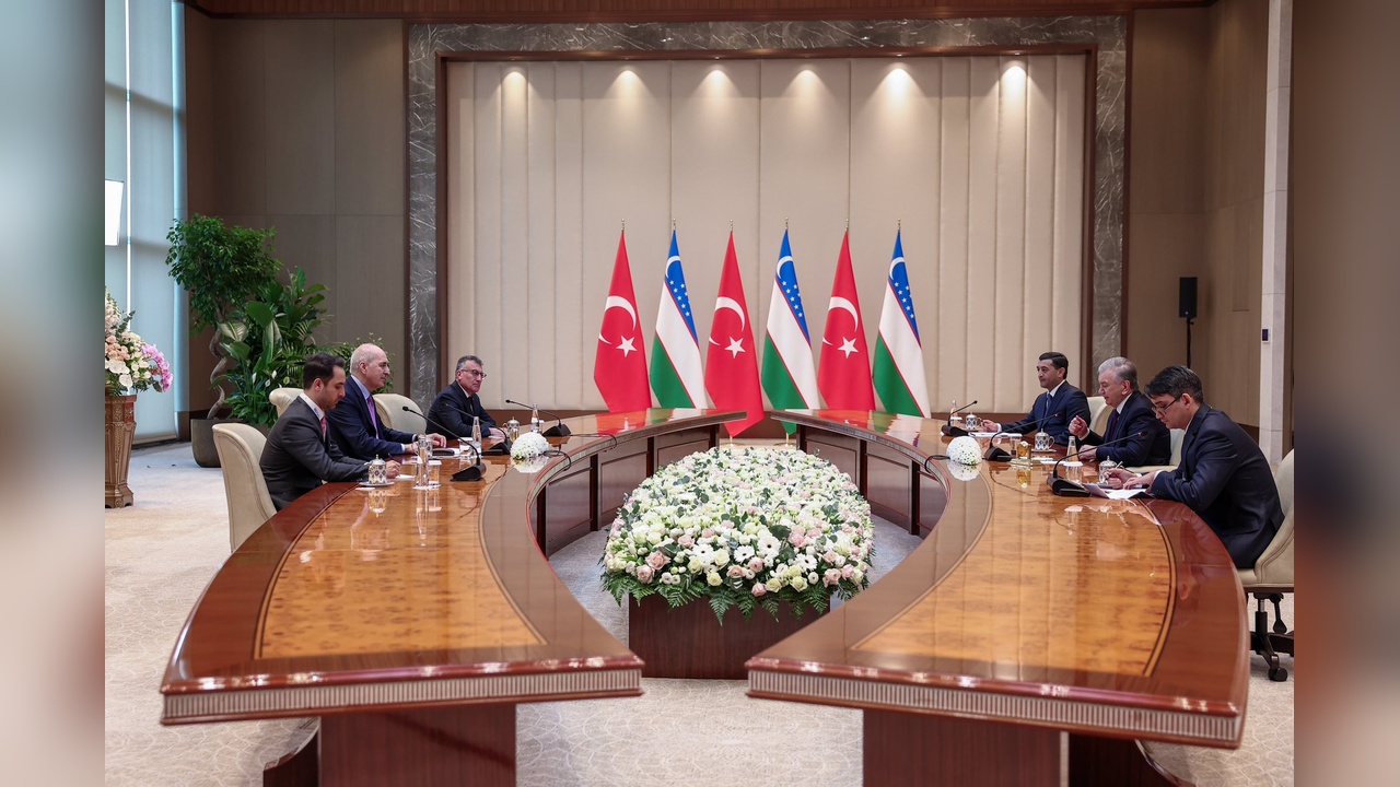 Mirziyoyev ve Kurtulmuş'tan Önemli Görüşme
