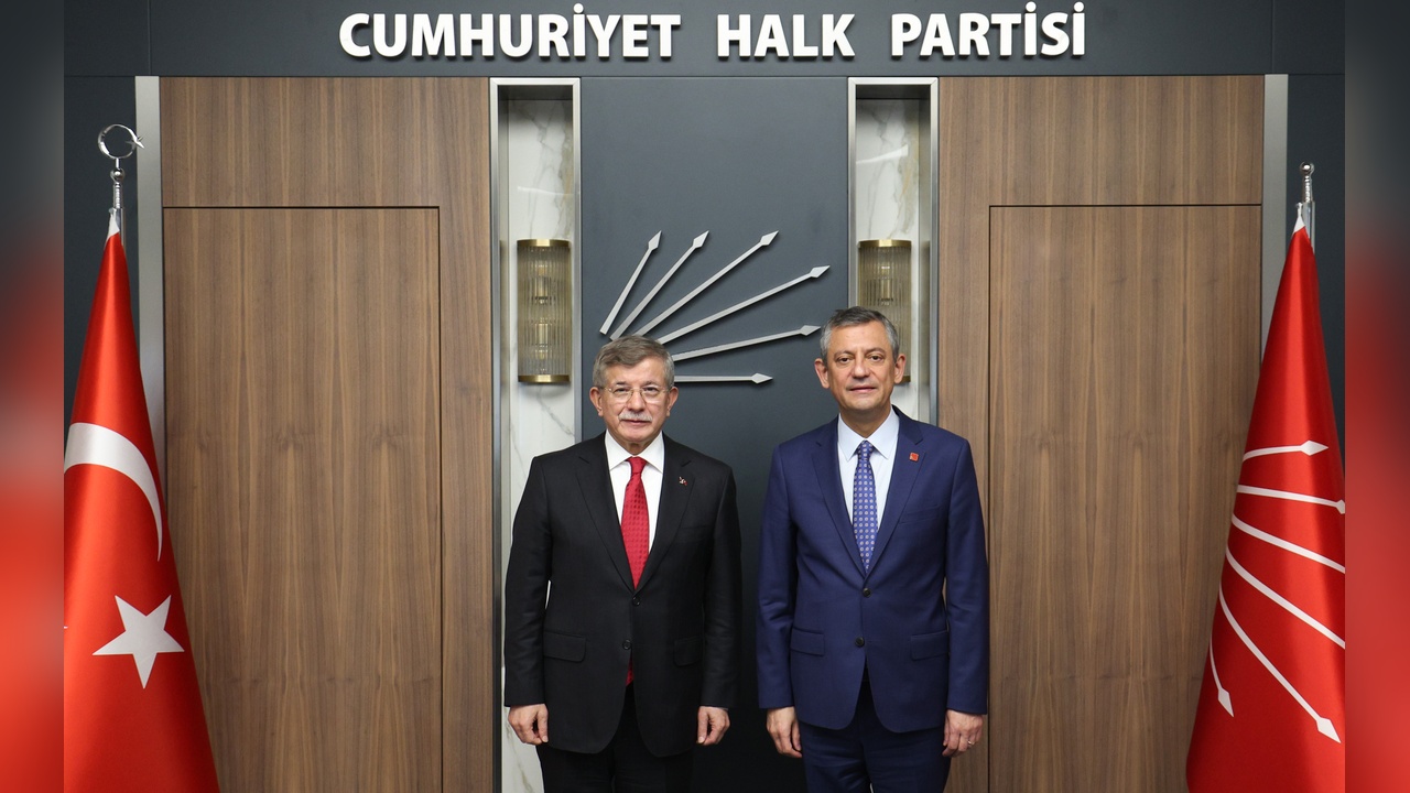 Özgür Özel, Bahçeli'nin Erdoğan Hakkındaki Açıklamalarını Değerlendirdi