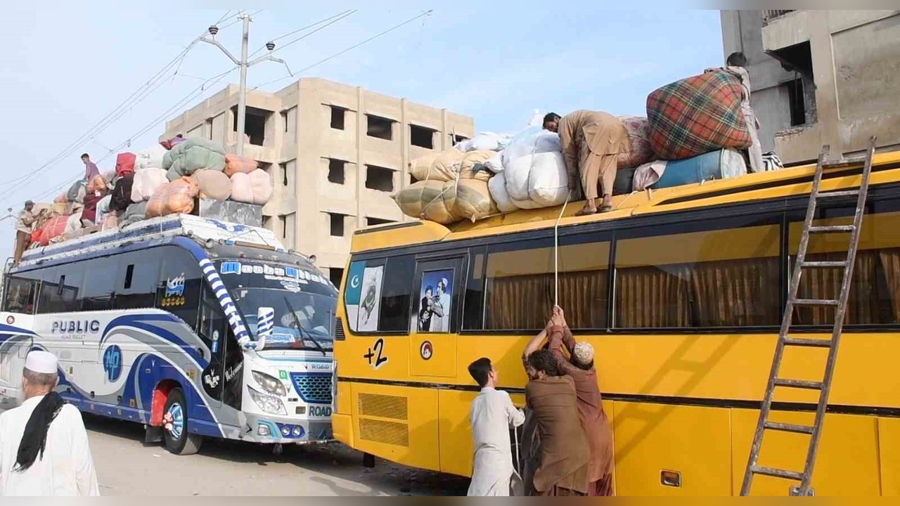 Pakistan'dan Afganistan'a Büyük Dönüş: 13 Bin 500 Kişi Sınırı Geçti