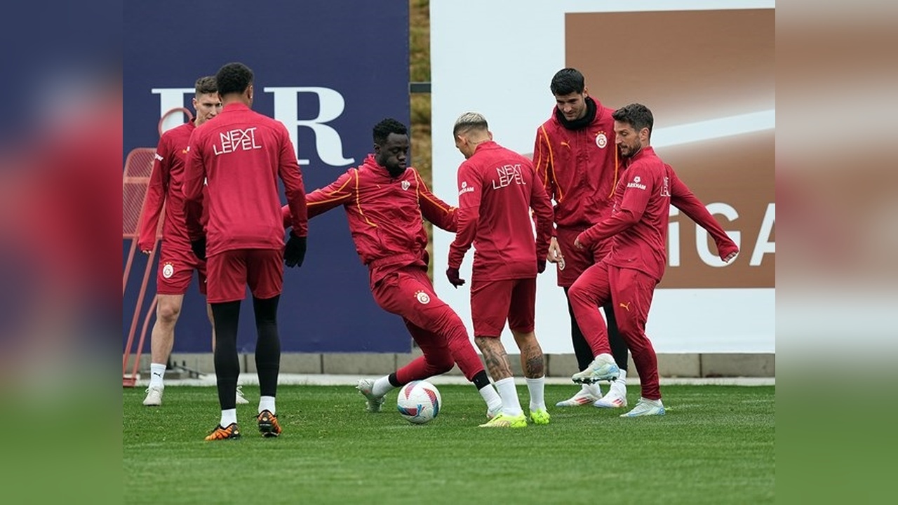 Galatasaray, Taktik Çalışmalarına Devam Ediyor