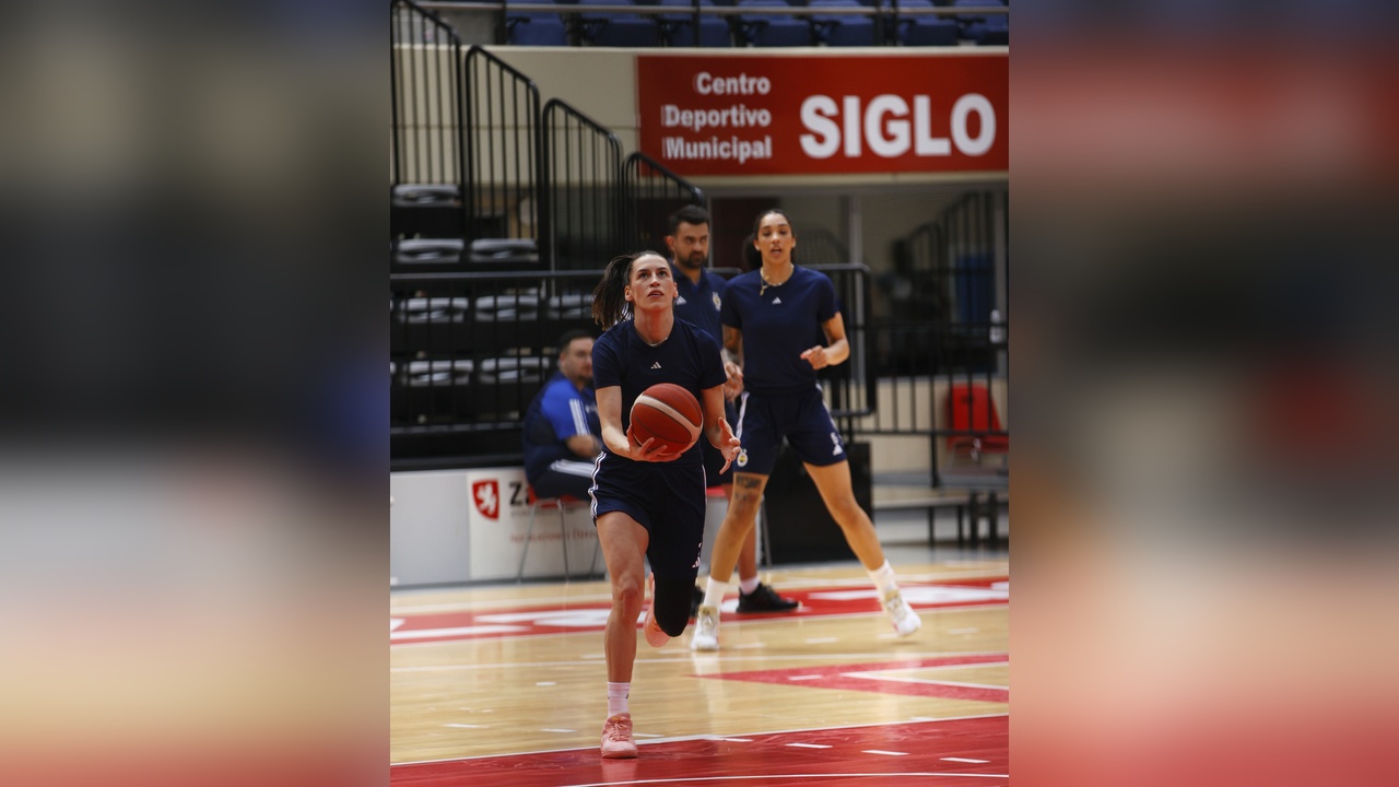 Fenerbahçe Opet, İspanya'da Antrenmana Başladı