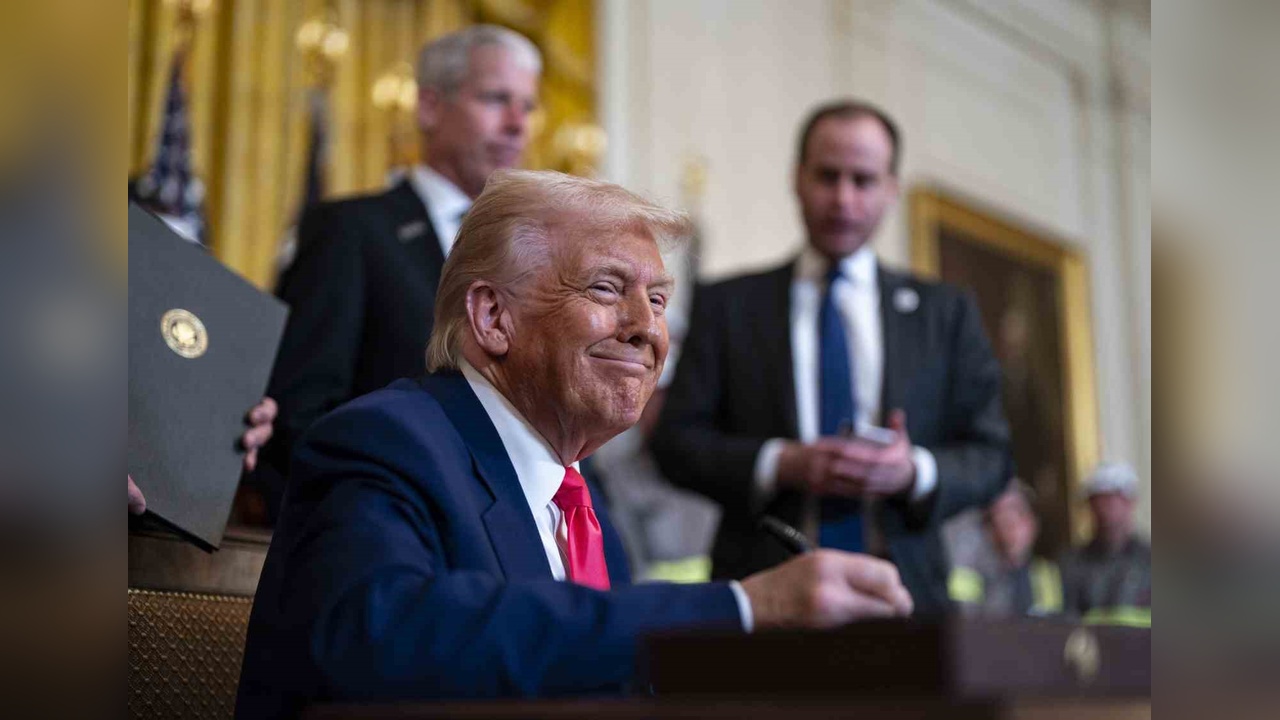 Trump'tan Çin'e Yüzde 125 Gümrük Vergisi Artışı