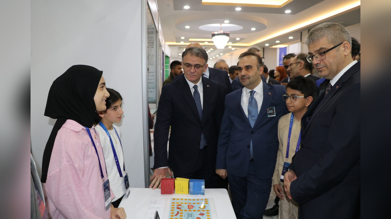 Bakan Kacır, Hizmet Siyasetinin Başarılarını Vurguladı