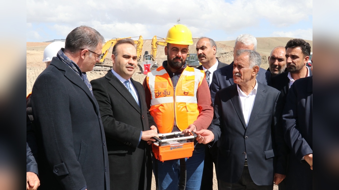 Bakan Kacır, Hizmet Siyasetinin Başarılarını Vurguladı