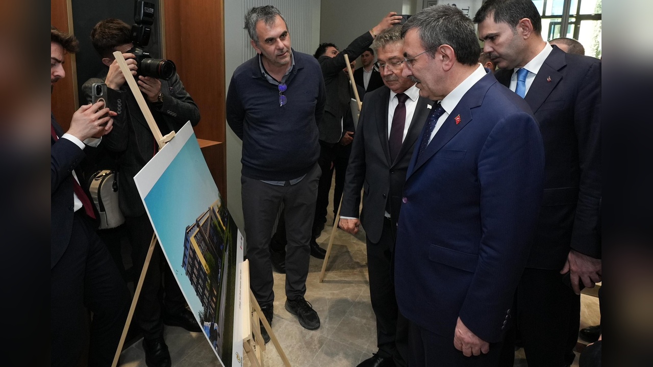 Cumhurbaşkanı Yardımcısı Yılmaz, KKTC'de Yeni Hastane Tanıtımında Bulundu