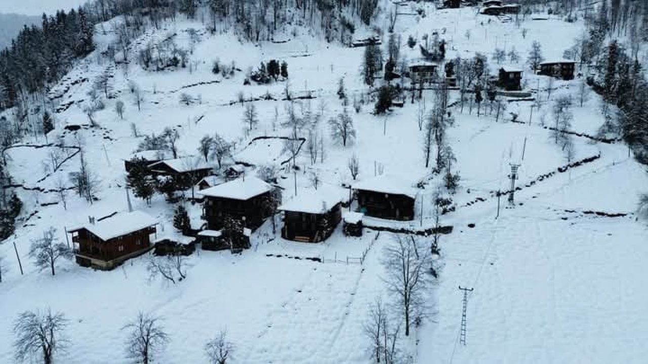 Bursa'da Kar Yağışı Etkili Olmaya Devam Ediyor
