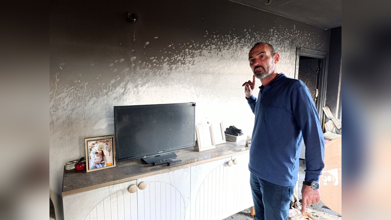 Apartman Müteahhidine Kızan Vatandaş Dairesini Ateşe Verdi