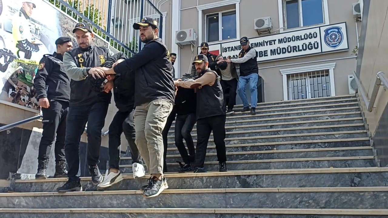 Şişli'deki Cinayet Olayının Şüphelileri Adliyeye Sevk Edildi