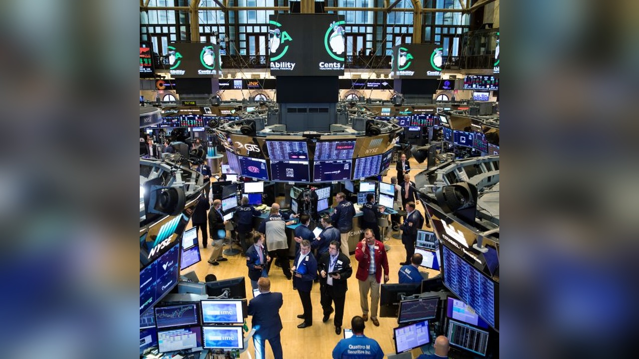 New York Borsası İlk İşlem Gününde Düşüş Yaşadı
