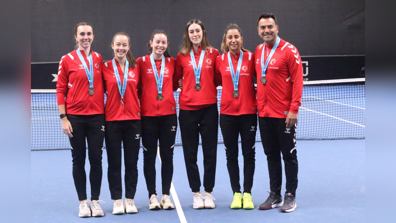 A Milli Kadın Tenis Takımı'ndan Tarihi Başarı