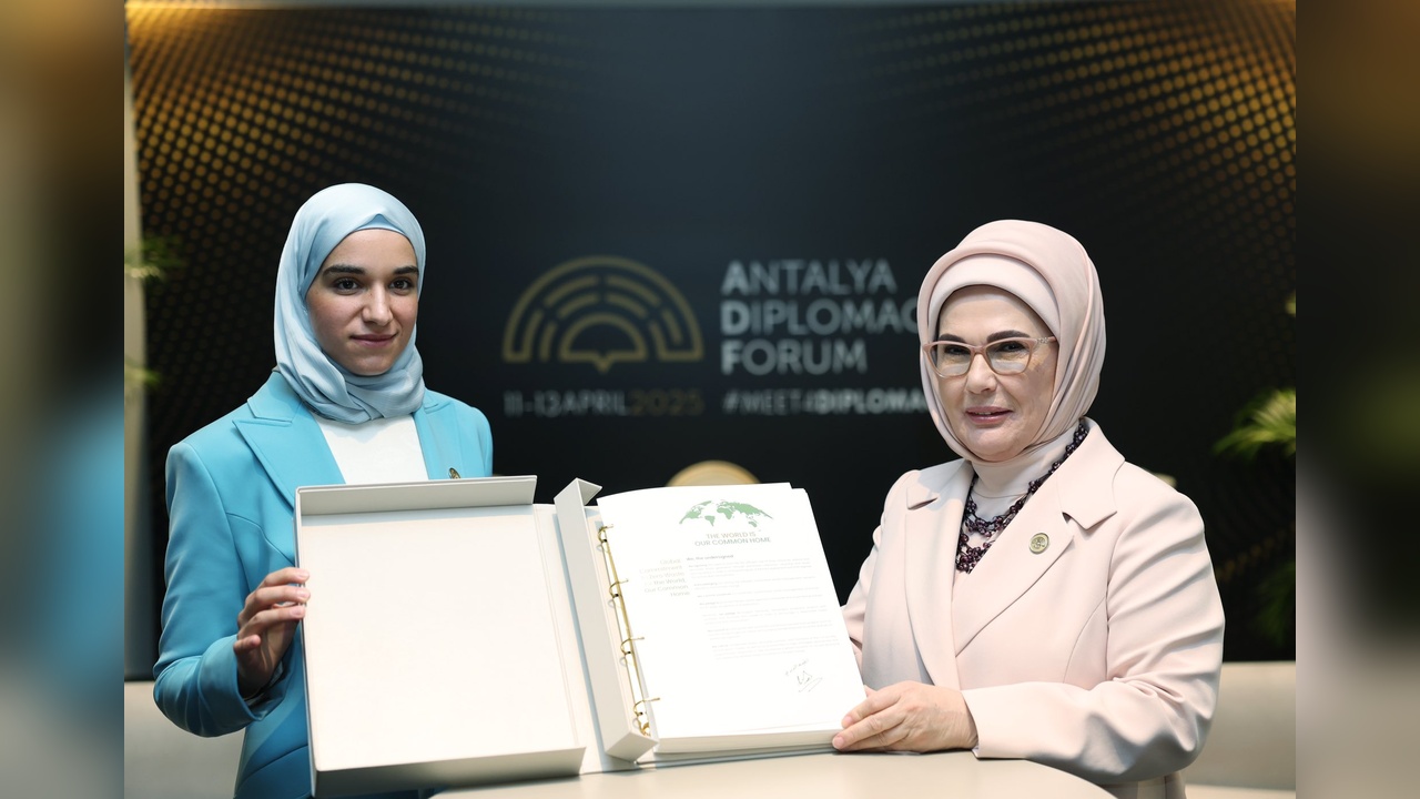 Emine Erdoğan ve Latife El Durubi'den Önemli Görüşme