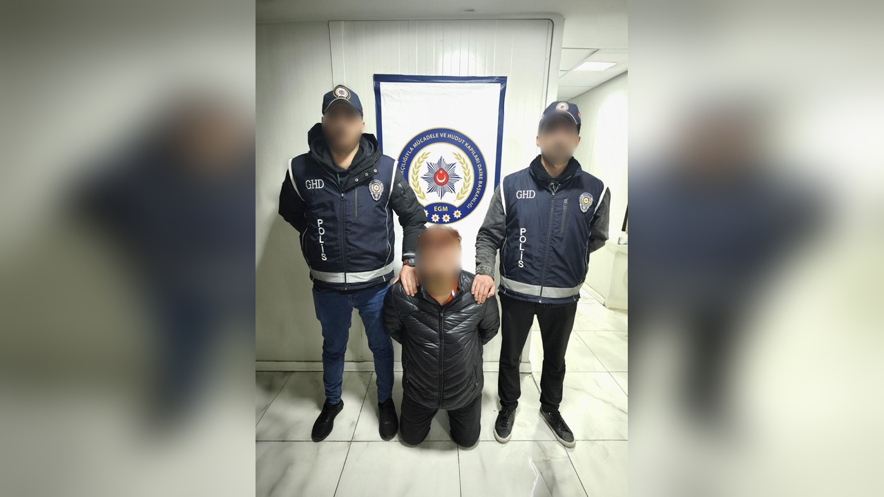 İstanbul'da Kırmızı Bültenle Aranan Suç Örgütü Elebaşı Yakalandı