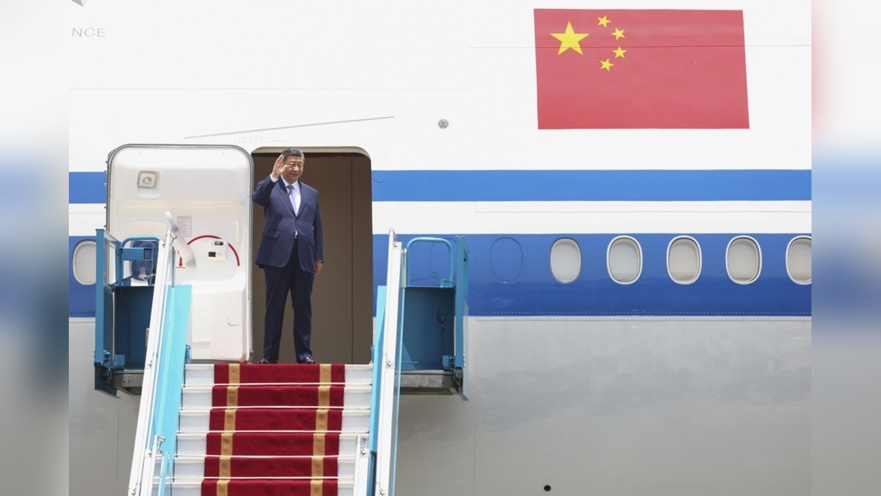 Jinping, Vietnam'da Resmi Temaslarda Bulundu