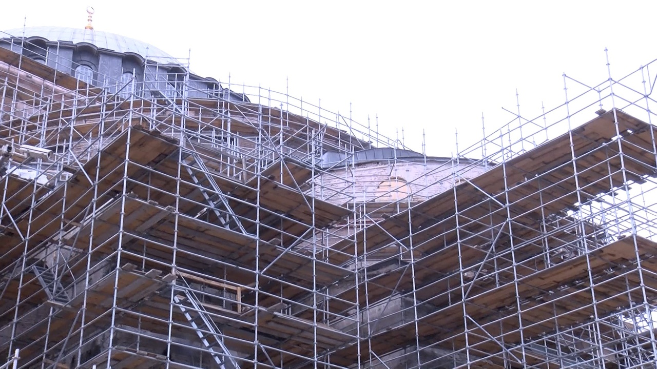 Ayasofya'nın Ana Kubbesinde Restorasyon Çalışmaları Başlıyor