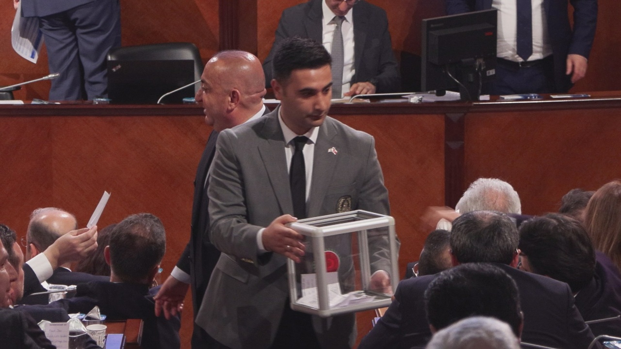 İBB Meclisi, Nuri Aslan'ın Başkanlığı'nda İlk Toplantısını Gerçekleştirdi