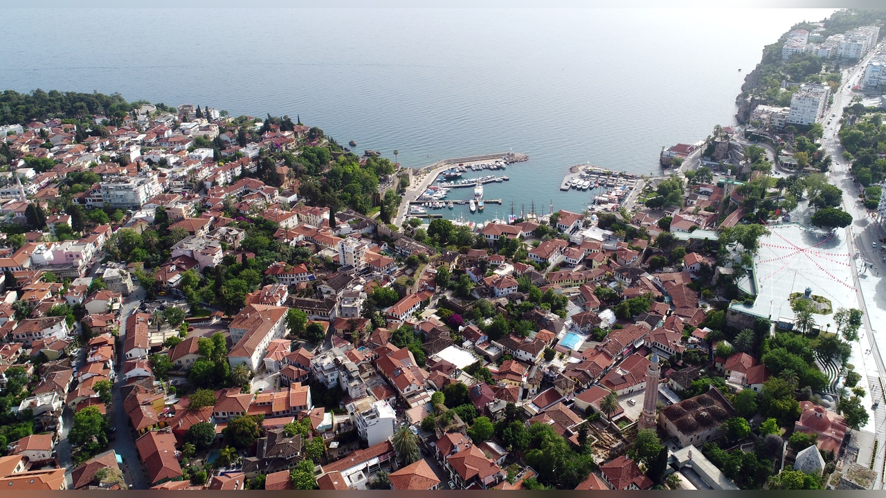 Vali Şahin, Kaleiçi'nin UNESCO Dünya Kültür Mirası Listesine Girmesi İçin Çalışmaları Açıkladı