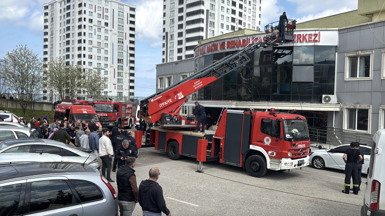 Samsun Huzurevinde Çıkan Yangında 85 Kişi Güvenle Tahliye Edildi