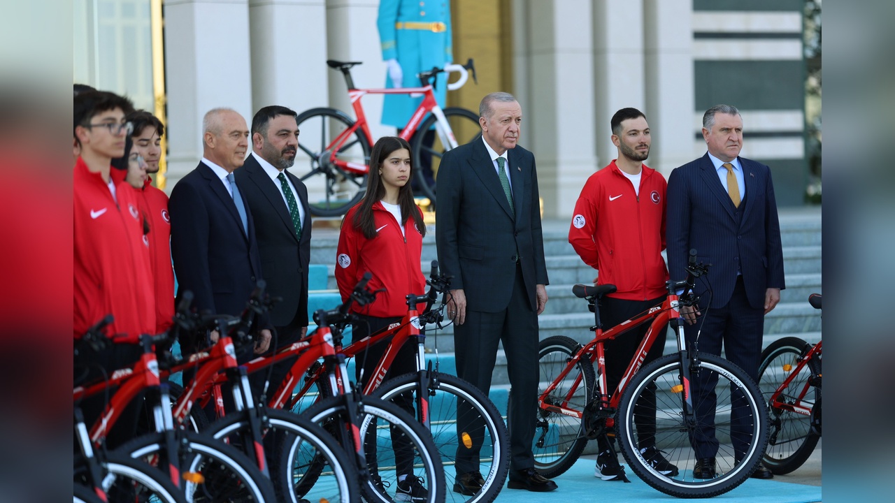 Cumhurbaşkanı Erdoğan 60. Cumhurbaşkanlığı Türkiye Bisiklet Turu Tanıtımında Yer Aldı