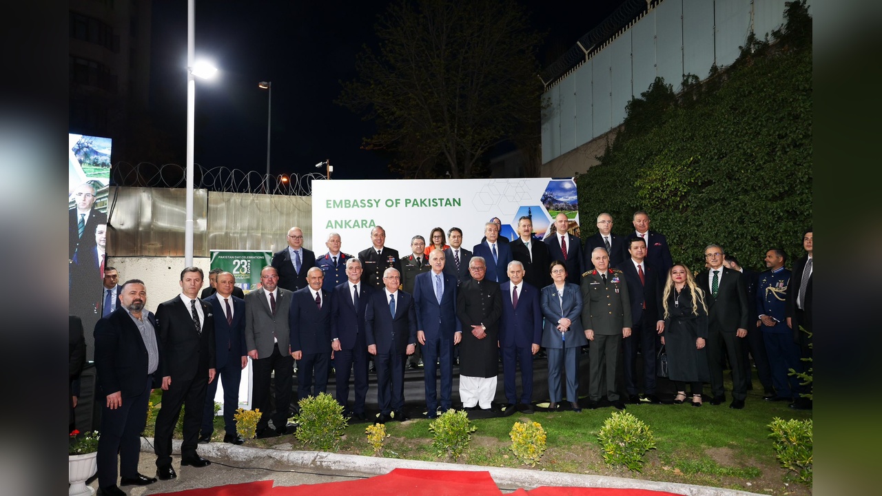 Numan Kurtulmuş, Türkiye ve Pakistanı Bölgenin Parlayan Yıldızları Olarak Nitelendirdi