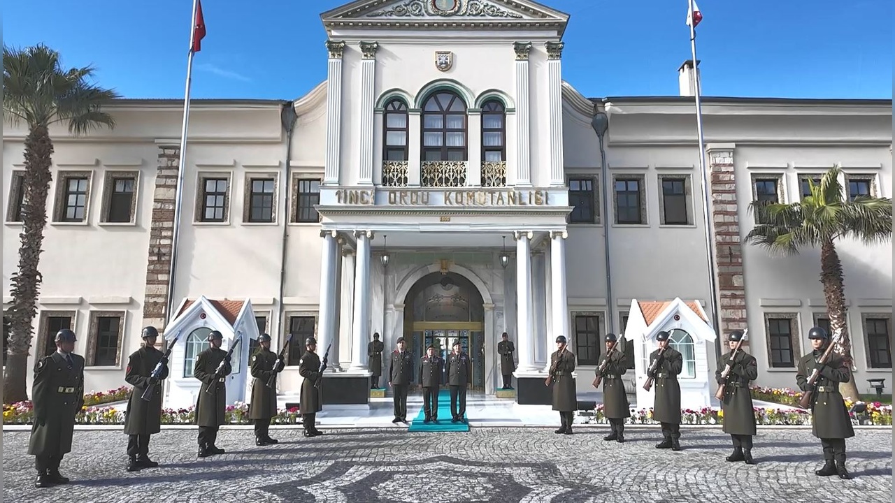 Orgeneral Bayraktaroğlu 1'inci Ordu Komutanlığında İncelemelerde Bulundu