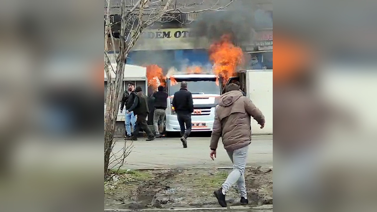 Tamir İçin Götürülen Çekici Alev Topuna Döndü