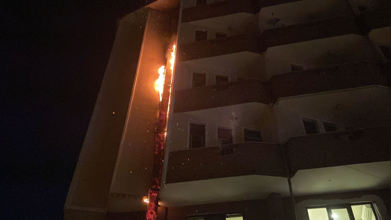 6 Katlı Binanın Giriş Katında Çıkan Yangın Kontrol Altına Alındı