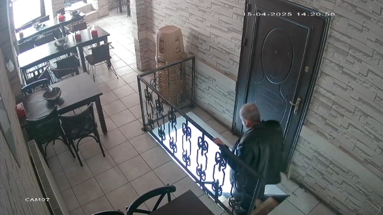 Sırrı Süreyya Önder'in Rahatsızlanmadan Önceki Lokanta Ziyareti Kamerada